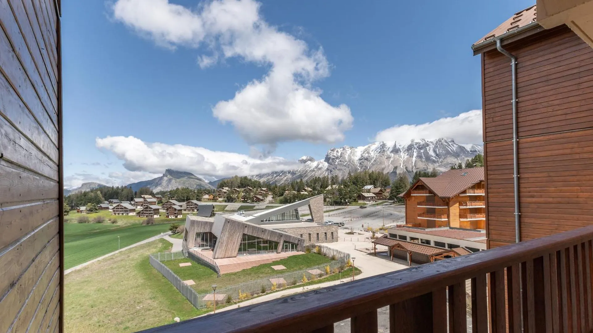Appartement Vue Sur Les Pistes, Pour 8 La Joue du Loup